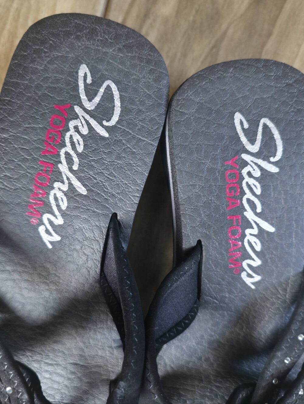 Skechers Yoga Foam Toe Ring Wedge Sandals Black Rhinestone Comfort Y2K Size 8 - Picture 14 of 15